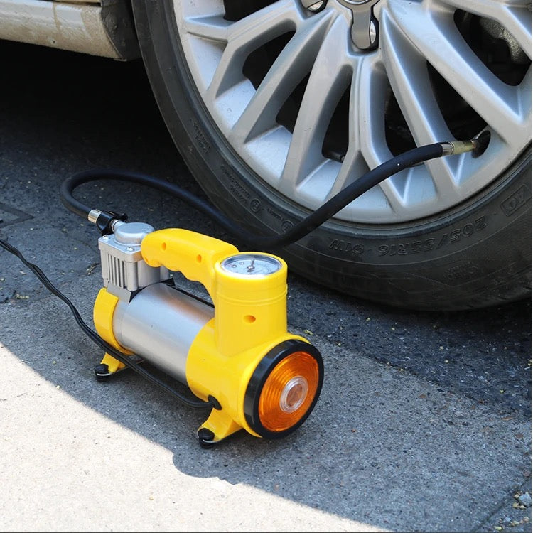 Компресор за кола 12V с фенерче - T135 – снимка 2